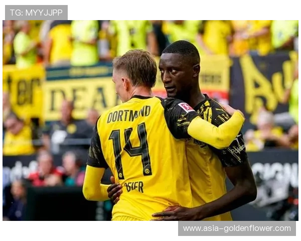 多特蒙德放走中场格罗斯,为年轻球员腾位 多特蒙德放走中场格罗斯,为年轻球员腾位